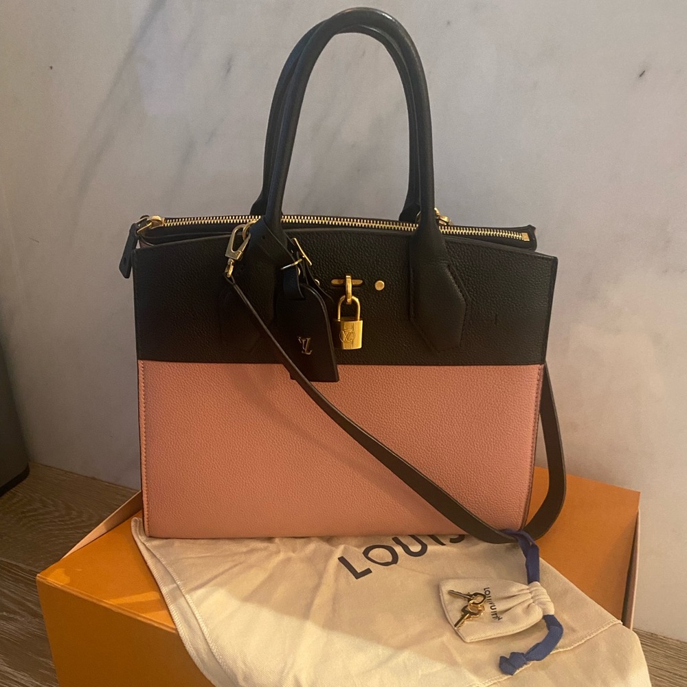 Louis Vuitton City Steamer MM Leather Shoulder Bag